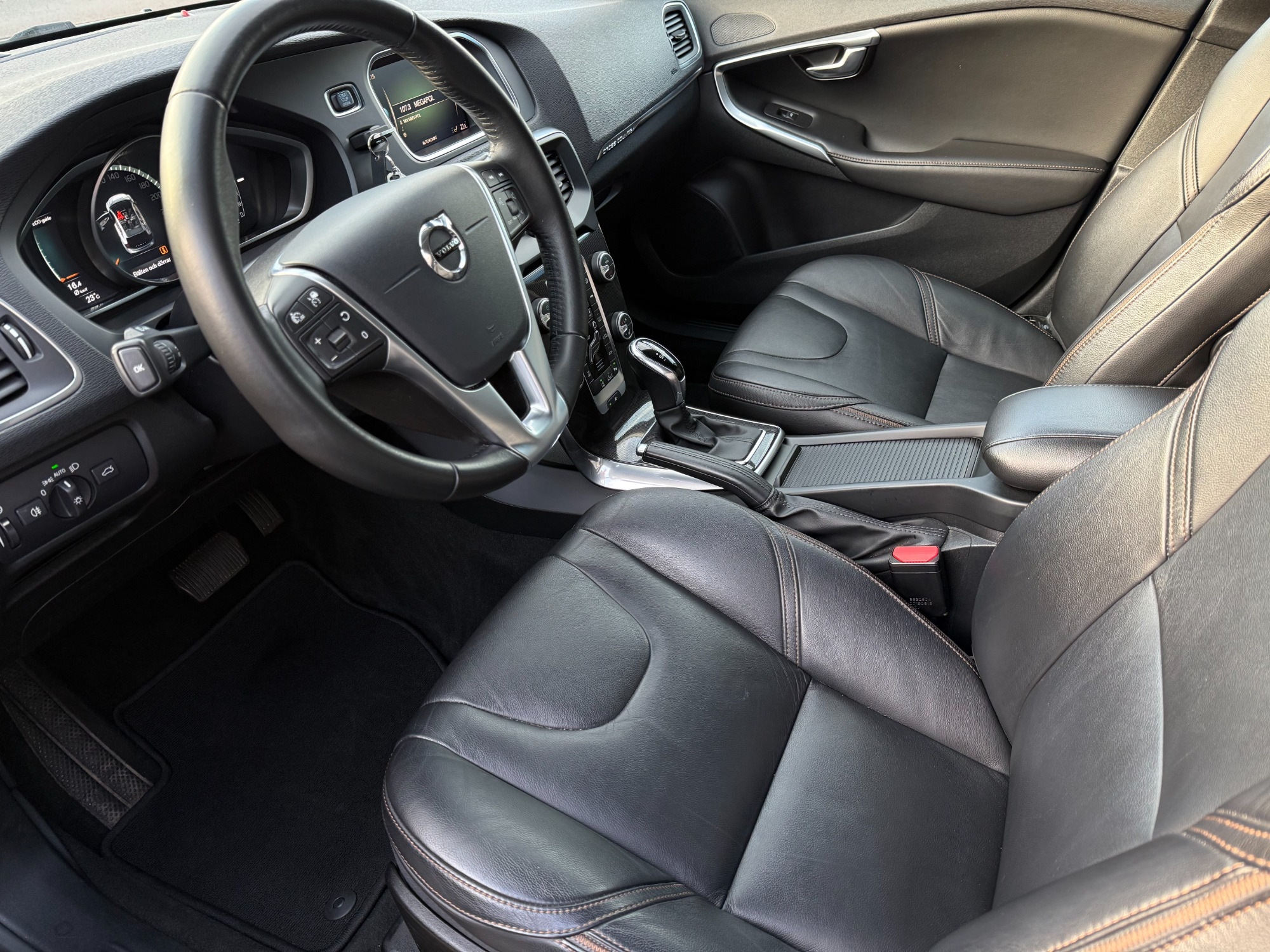 Volvo V40 Cross Country 2019, kuva 7/10