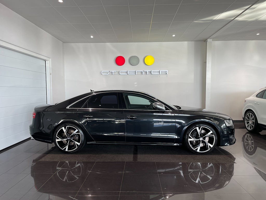 Audi S8 2015 - miniatyr 2