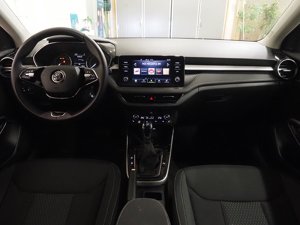 Skoda Fabia 1.0 TSI 110hk DSG Style | Backkamera | PDC | 2023