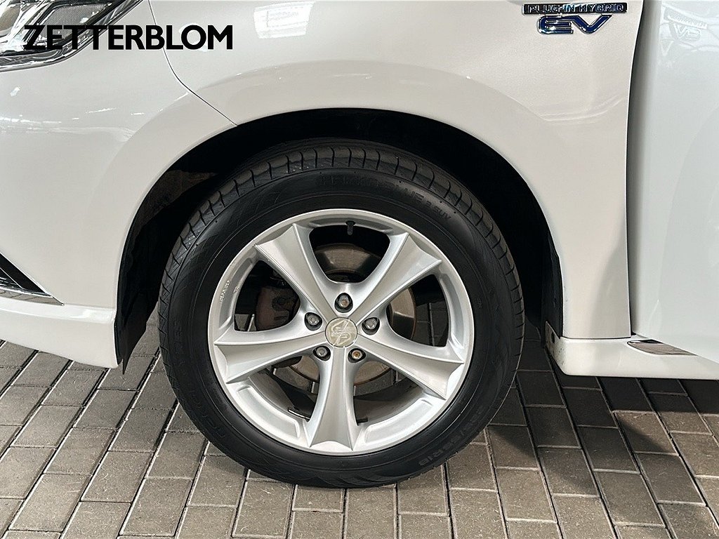 SUV Mitsubishi Outlander 13 av 14