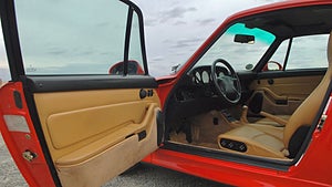 Bilen såldes som ny i USA 1995 och importerades till Sverige 2008. Foto: Bilweb Auctions