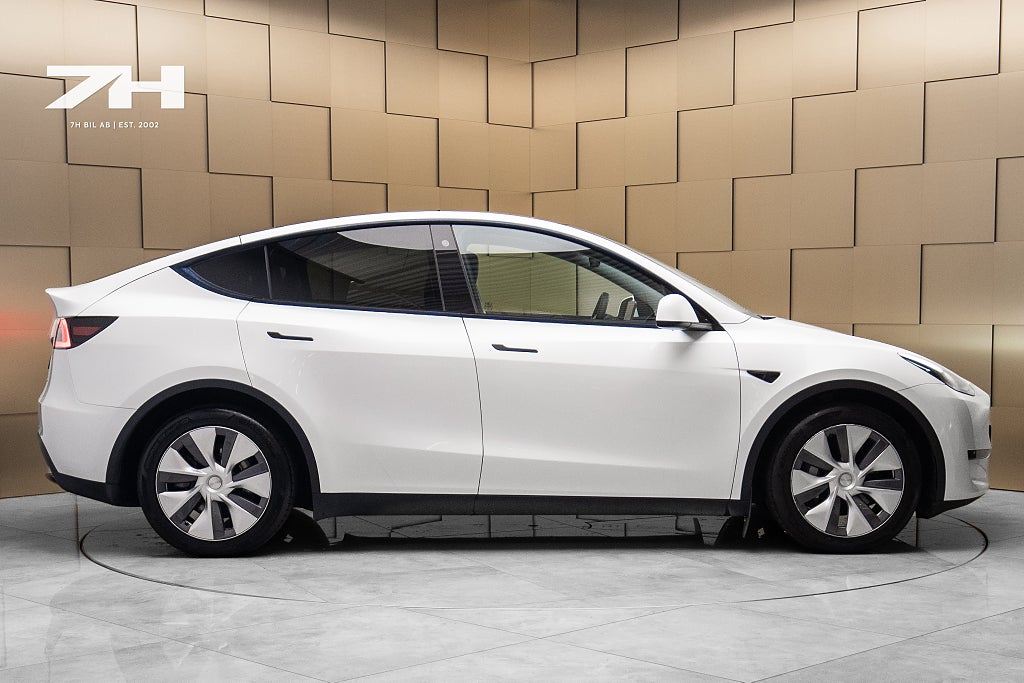 Tesla Model Y Long Range AWD / Pano / Autopilot