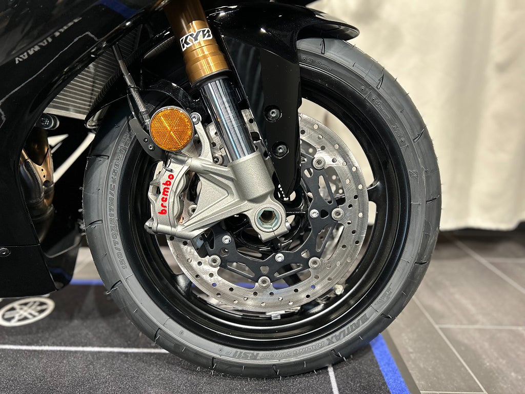 Yamaha R9 / Ny 2026 / Tech Black / Snart omgående leverans!