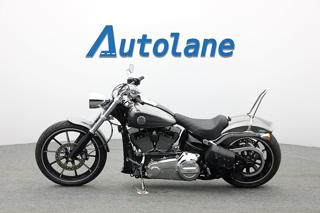 Harley-Davidson Breakout *Dr jekill & mr Hyde