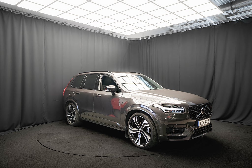 Volvo XC90 Recharge T8 AWD ULTIMATE DARK 7-sits B&W LUFT DRAG MOMS