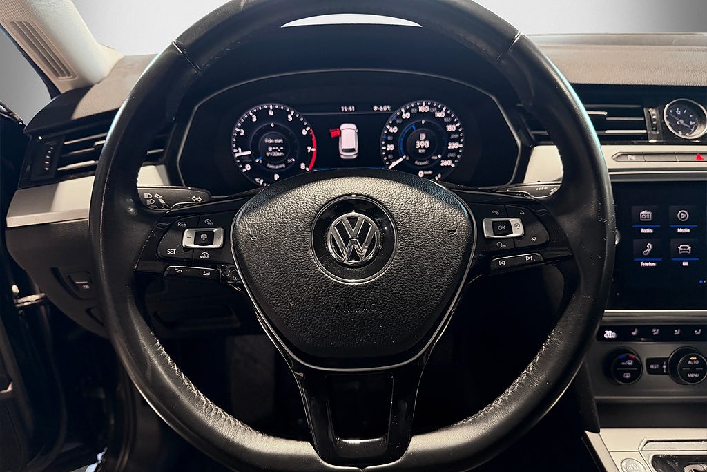 Volkswagen Passat SC 1.4 TSI DSG Automat Cockpit Dragkrok P-Sensorer 2018