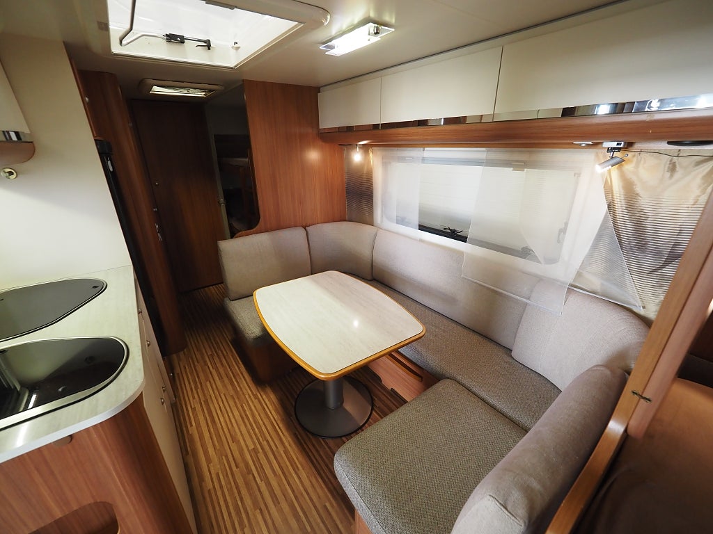 Adria Adora 563 PT Barnkammarvagn Alde