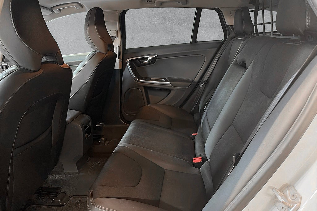 Volvo V60 D4 Momentum Business Edition Pro Taklucka Fullservad