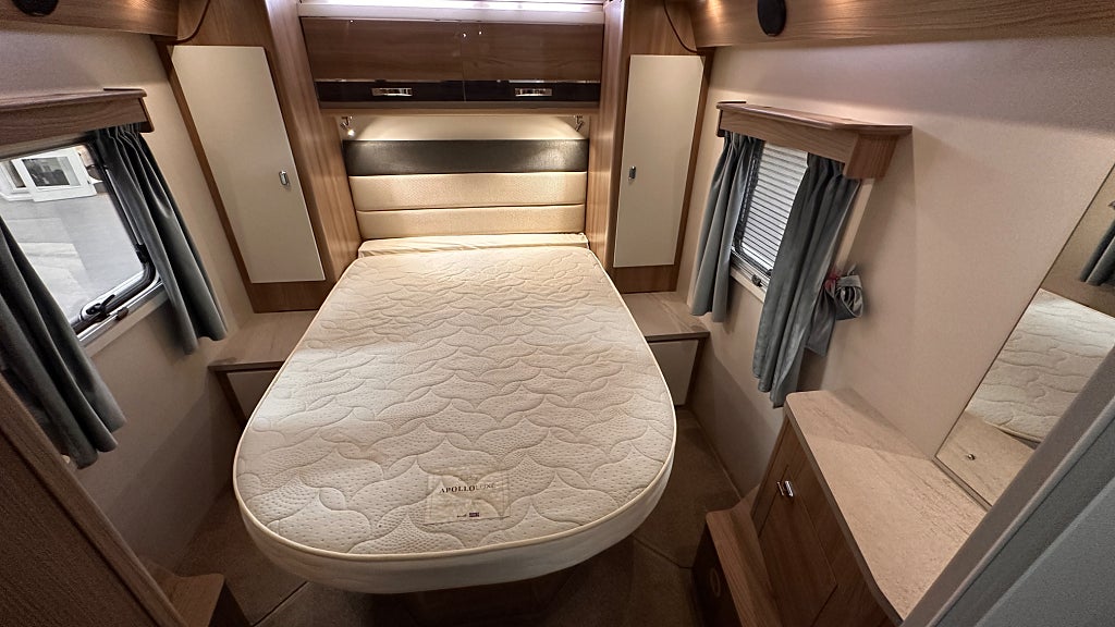 Swift 794 QB Toscane 150HK, Dubbelsäng, 1 ägare thumbnail