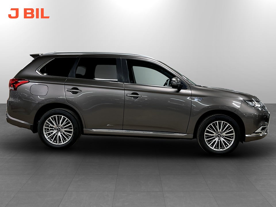 Bild på Mitsubishi Outlander Business PHEV Aut AWD 360-KAMERA ELSTOL 224hk
