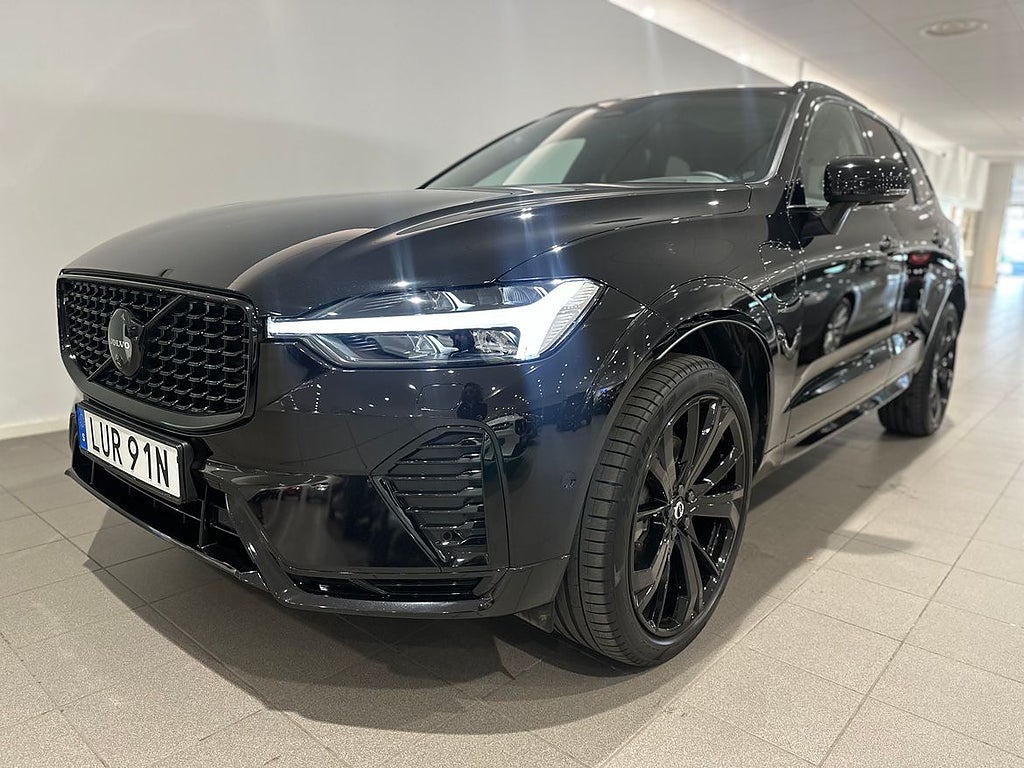 Volvo XC60 T6 Plus Black Nordic Edition, panoramatak, navigation, 360 kam..