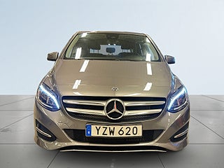 Mercedes-Benz B 180 d 7G-DCT Urban MoK-värm/P-Sens/SoV-däck/CarPlay – bild 2