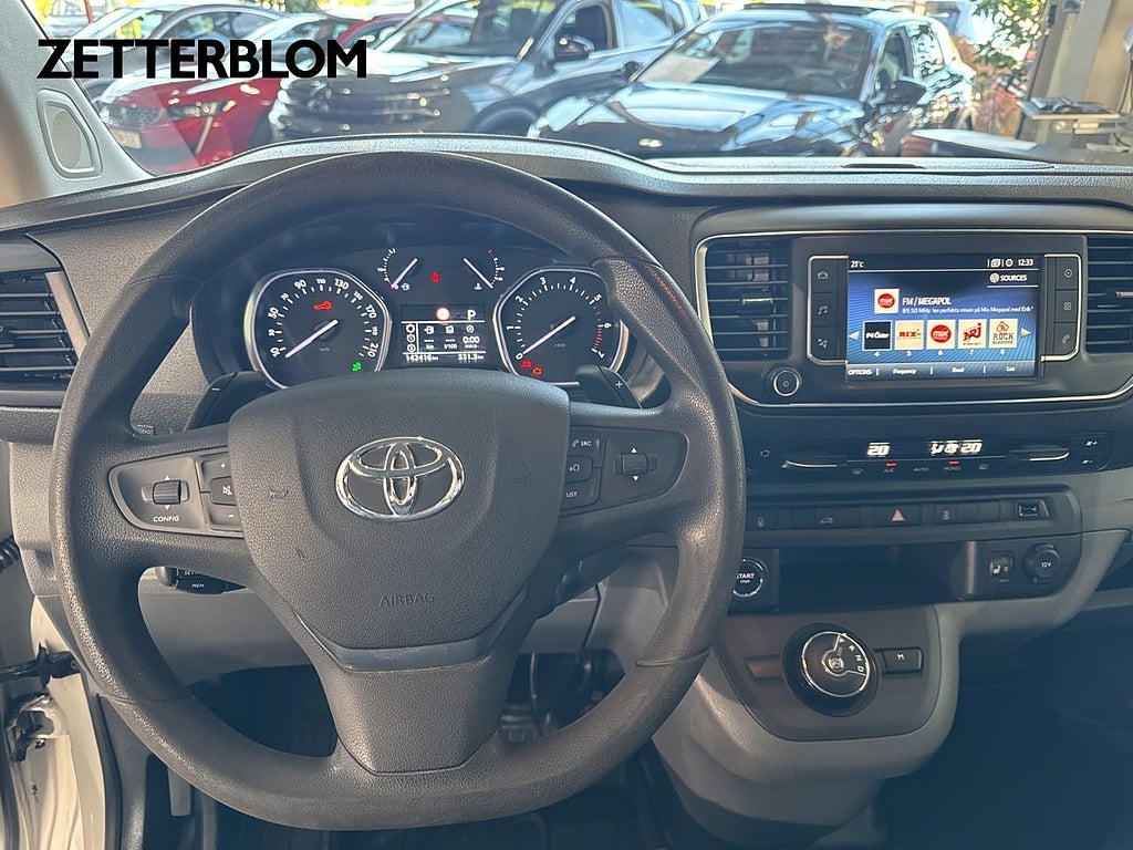 Sedan Toyota Proace 12 av 14