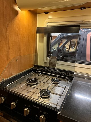 Husbil-integrerad LMC Grand Explorer I800 AUT 180HK 9 av 27