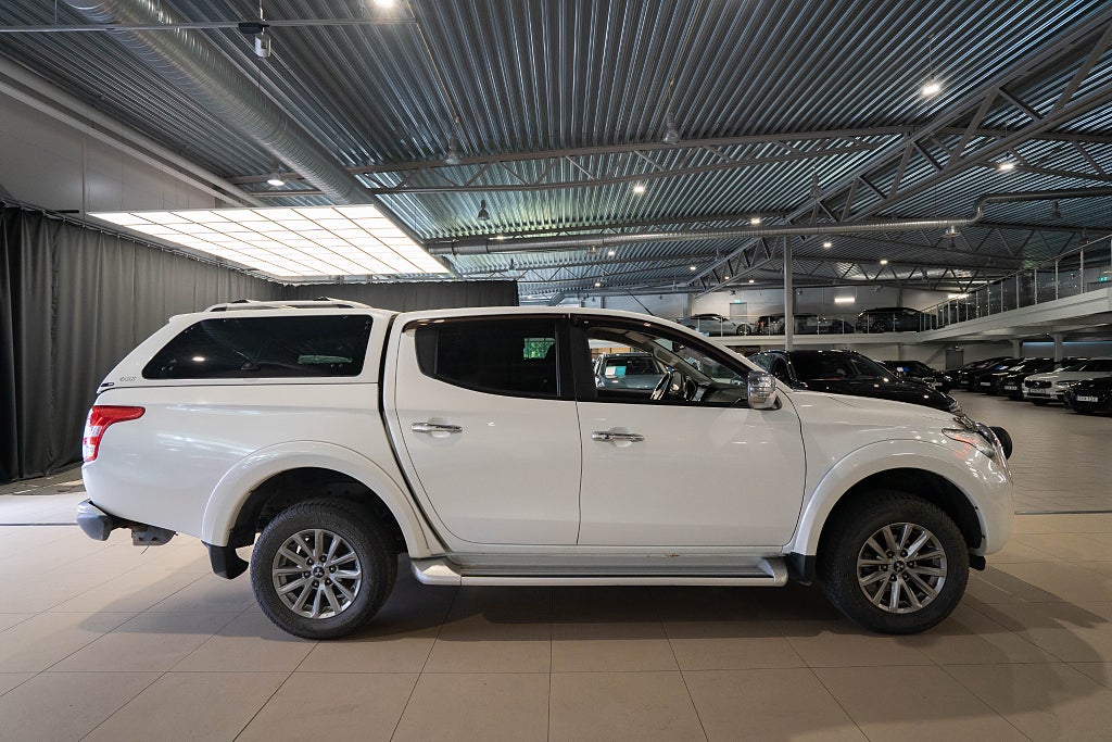 Mitsubishi L200 2.4 DI-D 4WD KÅPA D-VÄRM LÄDER DRAG KAMERA MOMS 1-ÄGARE