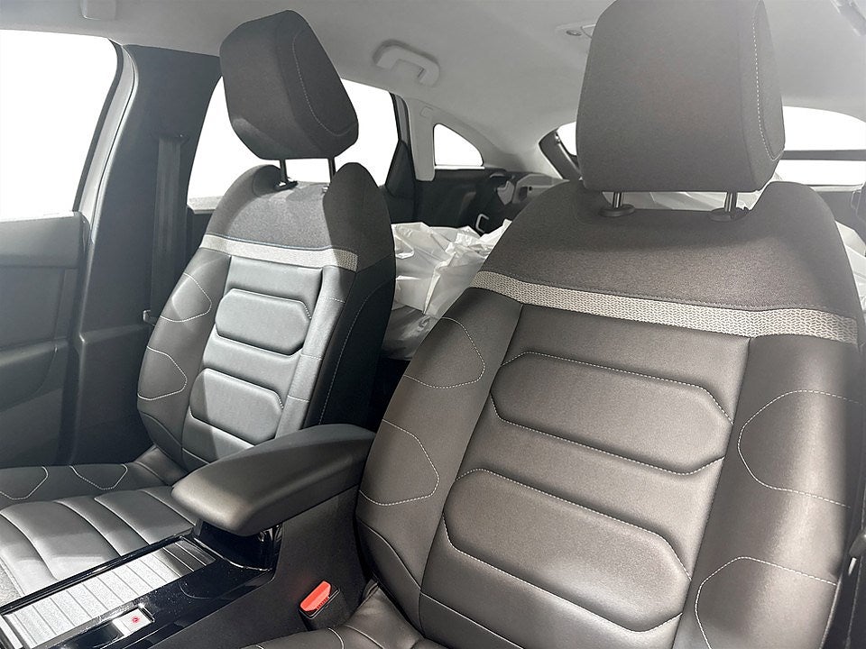 Bild på Citroën C4 Shine 1.2 PT 130hk Aut - B-KAMERA, RATTVÄRME