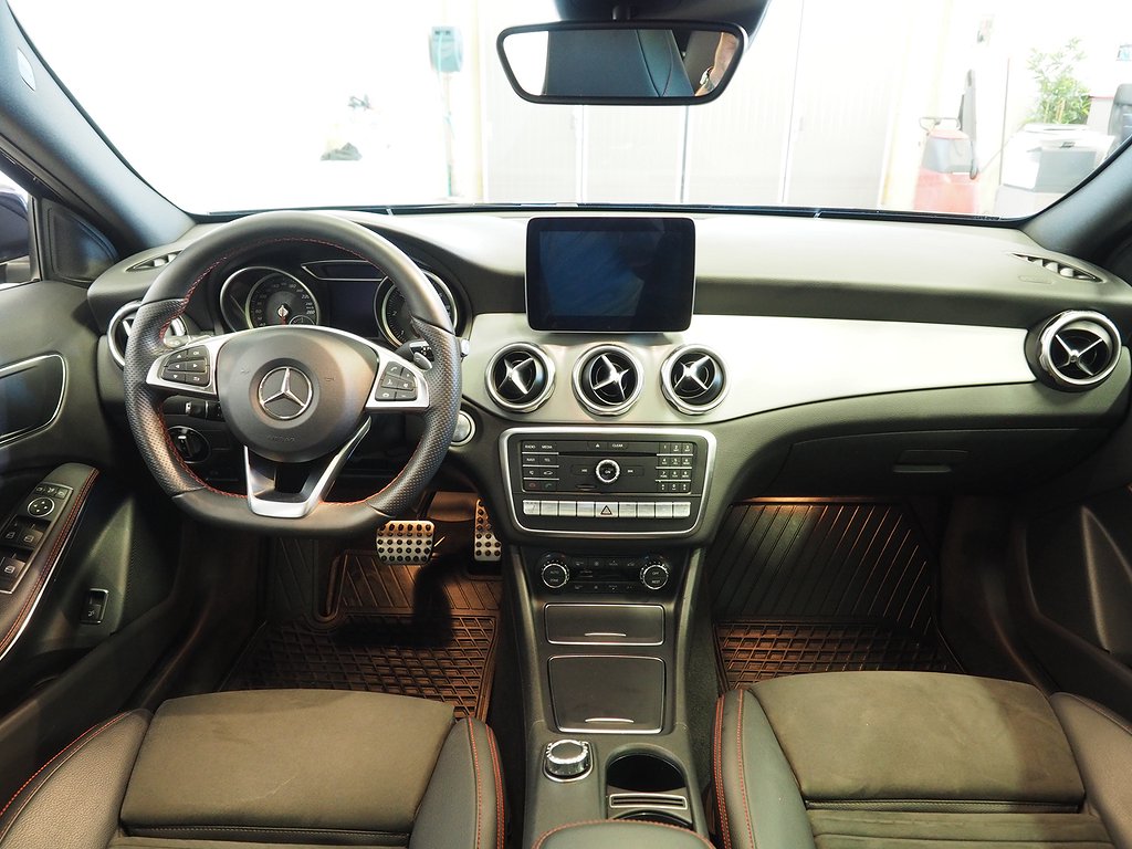 Mercedes Benz Gla 0 D 4matic Automat Amg Taklucka Dragkrok 18 Knivsta Motor Ab