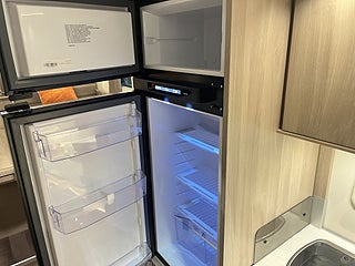 Husbil-halvintegrerad Kabe CLASSIC 740 LGB 17 av 24