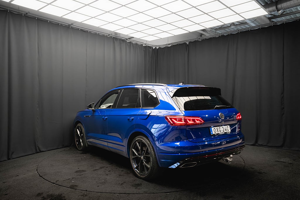 Volkswagen Touareg R eHybrid V6 TSI 4M PANO LUFT 22'' DRAG N-VISION MOMS