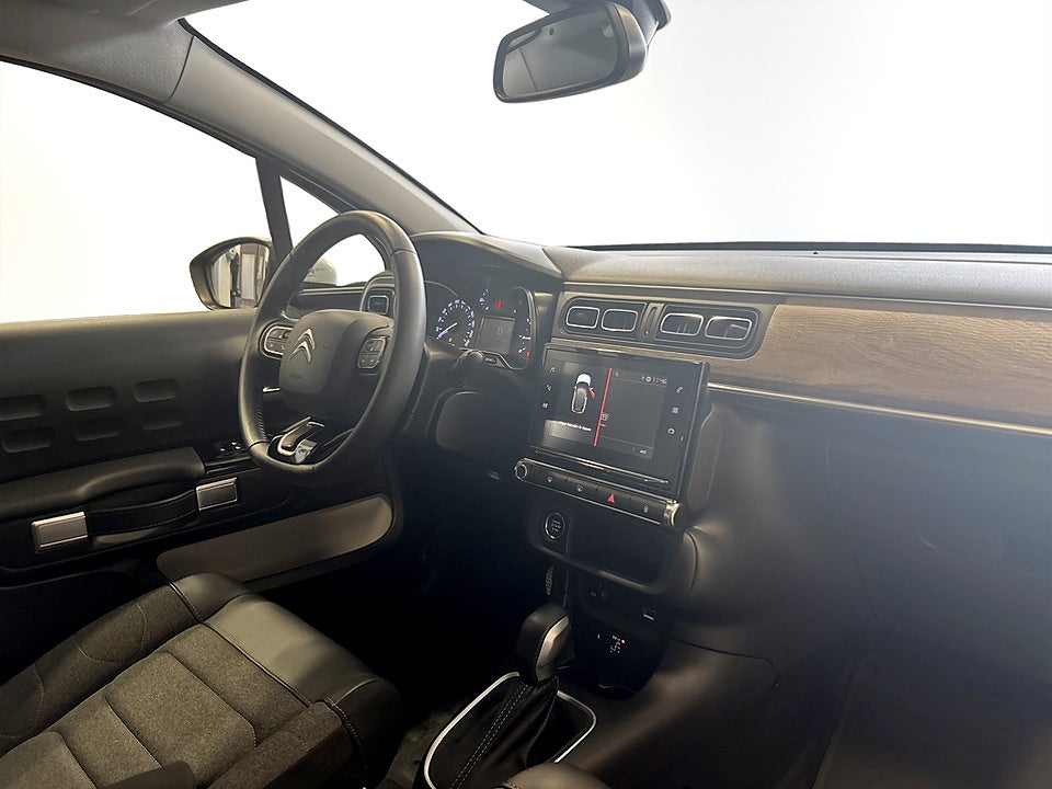 Bild på Citroën C3 Shine 1.2 PT 110hk Aut P-SENSORER
