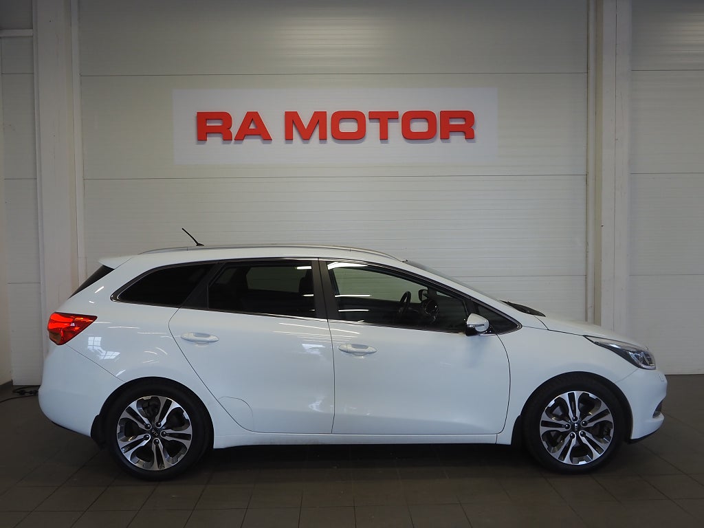 Kia Ceed _sw 1.6 CRDi EX Automat Business Backkamera Skinn 2015