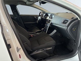 Volvo V40 D2 Powershift Your Kinetic S&V-Hjul/ PVärm/Dvärm/BT – bild 10