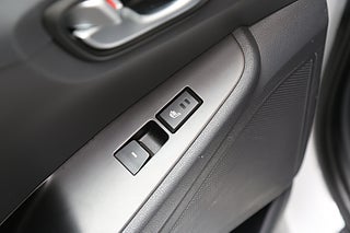 Halvkombi Hyundai IONIQ 25 av 29
