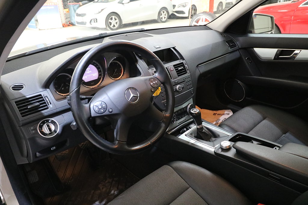 Mercedes-Benz C 2011 - miniatyr 9