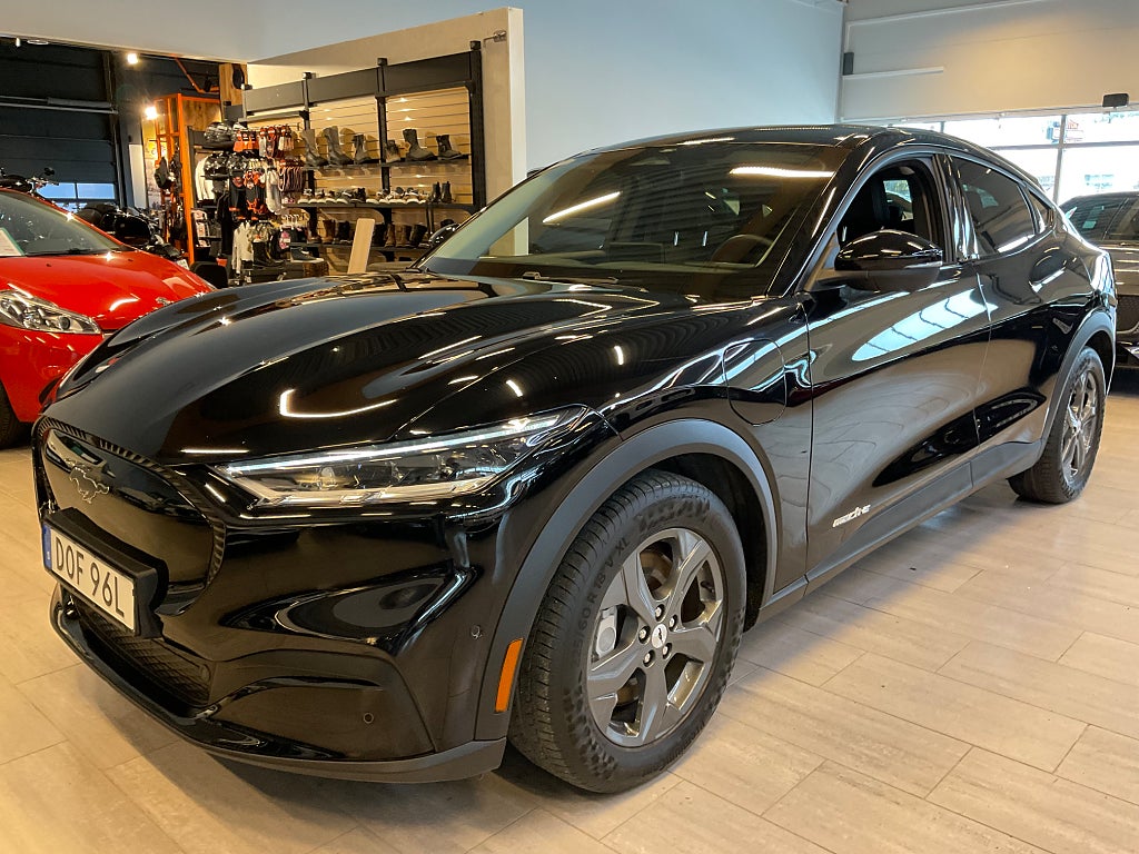 Ford Mustang Mach-E Standard Range RWD 269 hk Kamera Leasebar