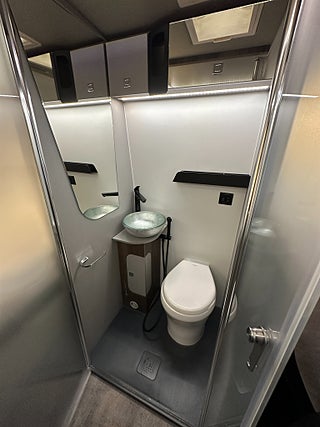 Husbil-halvintegrerad Robeta Adonis Mercedes 4x4 190HK AUT 18 av 26