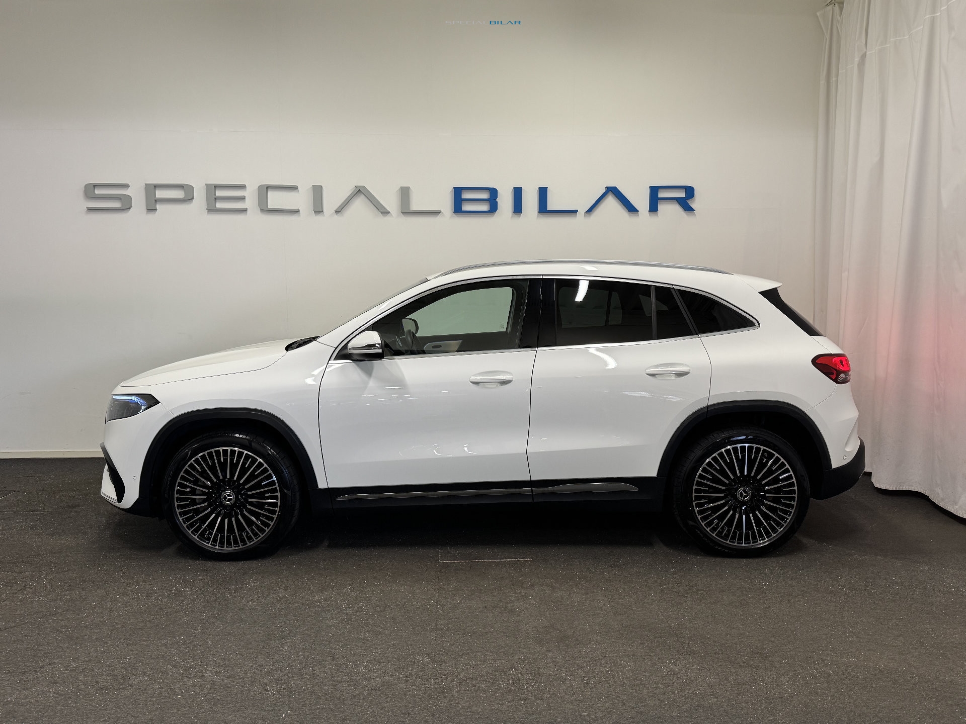 Mercedes-Benz EQA AMG 2024, bild 2/10