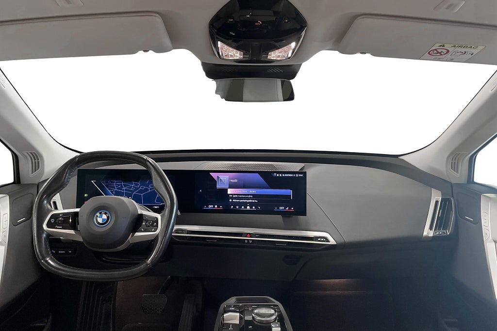 BMW iX xDrive40, 326ps, 2024