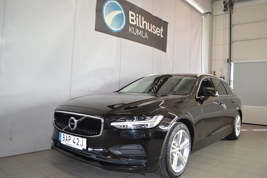 Volvo V90 D4 AWD Momentum 190hk Aut Drag V-Hjul Värmare 