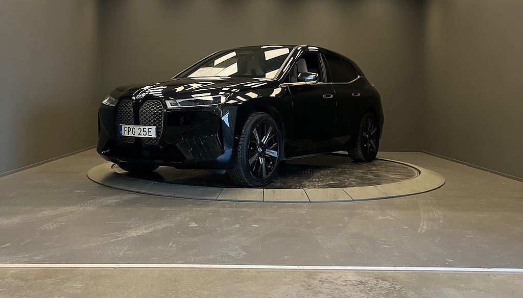 BMW iX 50 Sportpak Exclusive Innovation Comfort B&W ljud Drag