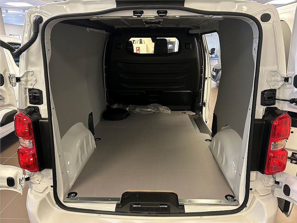 Bild på Peugeot e-Expert Plus 136hk Aut L2 - OMGÅENDE LEVERANS!