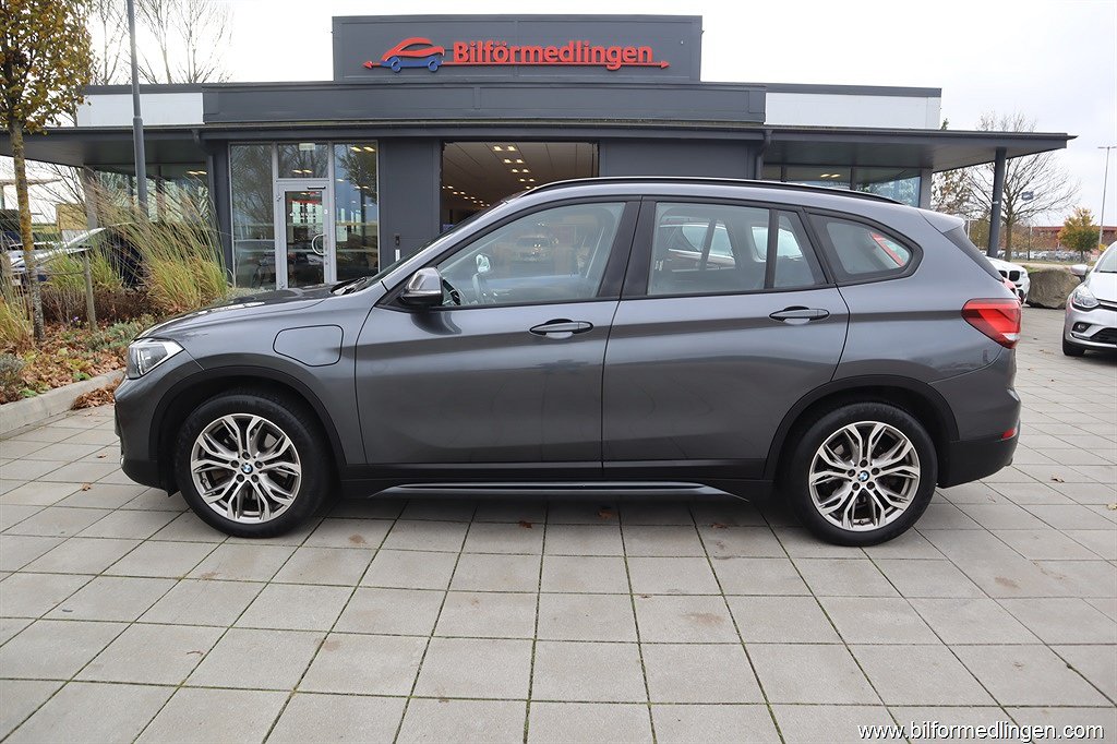 BMW X1 xDrive25e 9.7 kWh Plug-in 220hk Sport Line Momsbil Navi Drag Ski