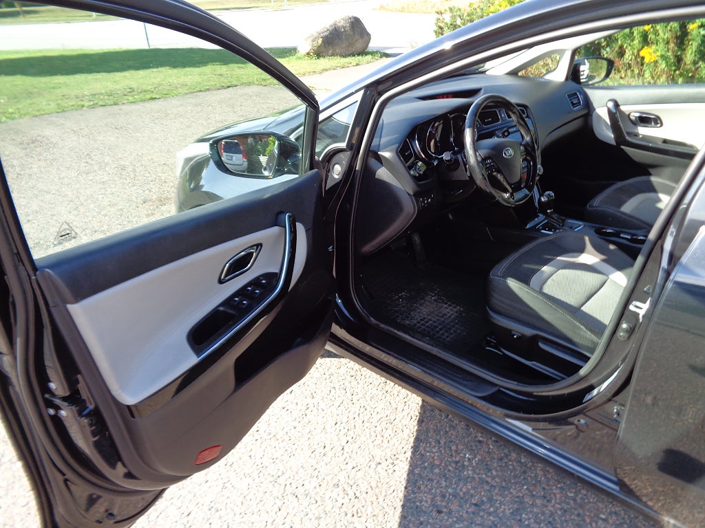 Kia cee'd_sw 1.6 CRDi Automatic, 128hp, 2014