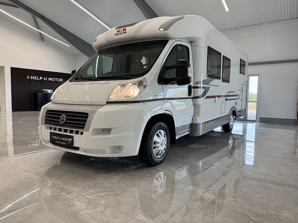 ADRIA MOBIL coral S 660 SL B-körkort Solcell Långbäddar GPS