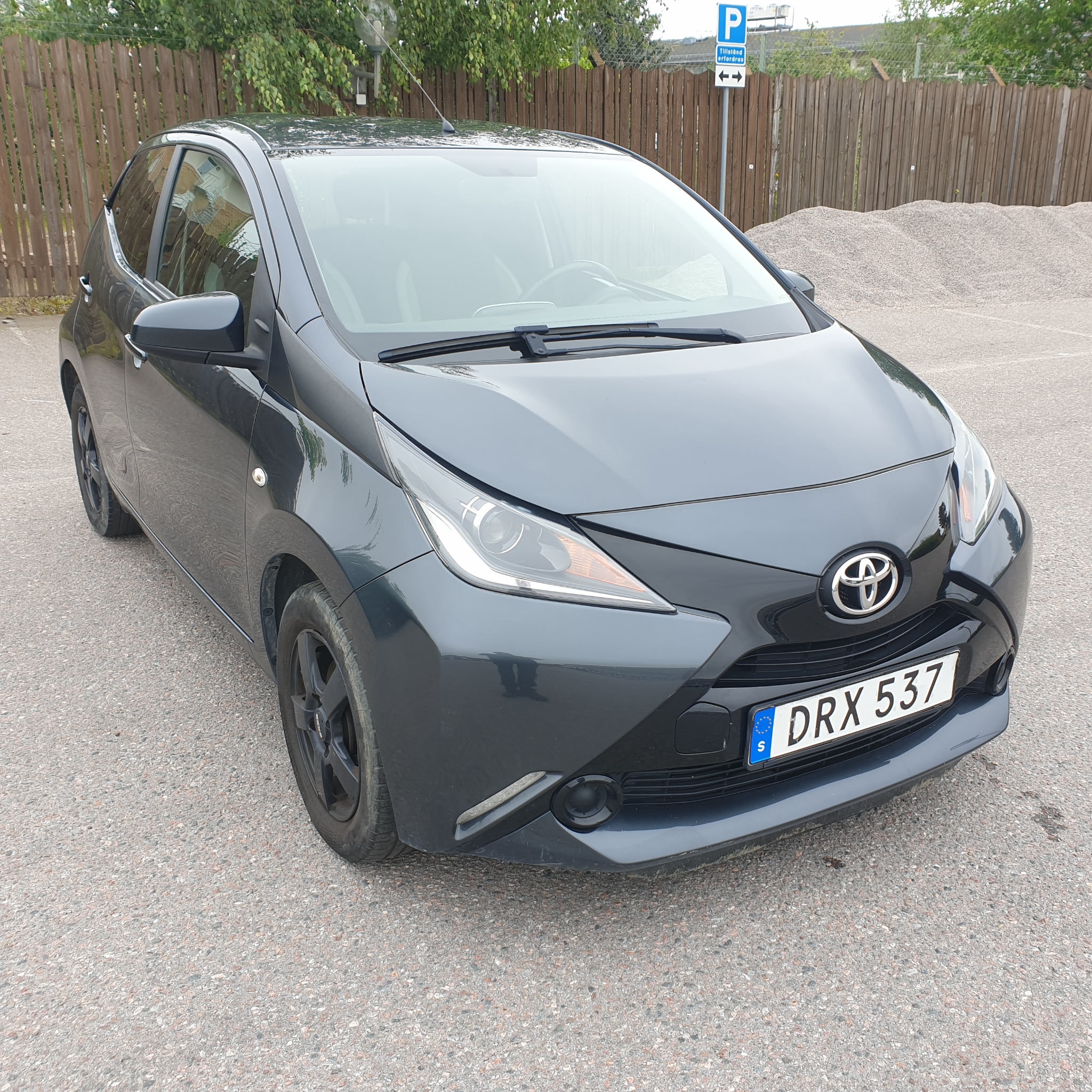 Toyota Aygo 5-dörrar 1.0 VVT-i 69hk 2014, bild 2/40