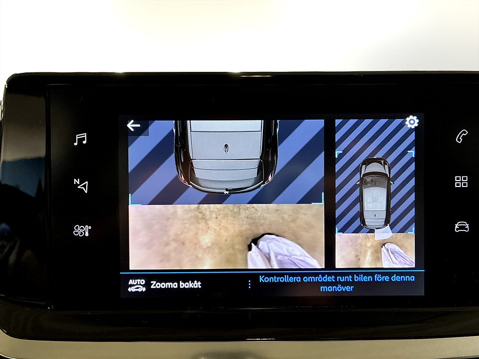 Bild på Peugeot 208 Allure Pack 1.2 PT 100hk B-KAMERA CARPLAY