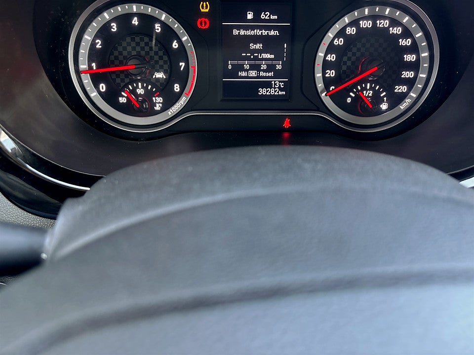 Bild på Hyundai i10 Essential 1.0 MPi 67hk CARPLAY RATTVÄRME