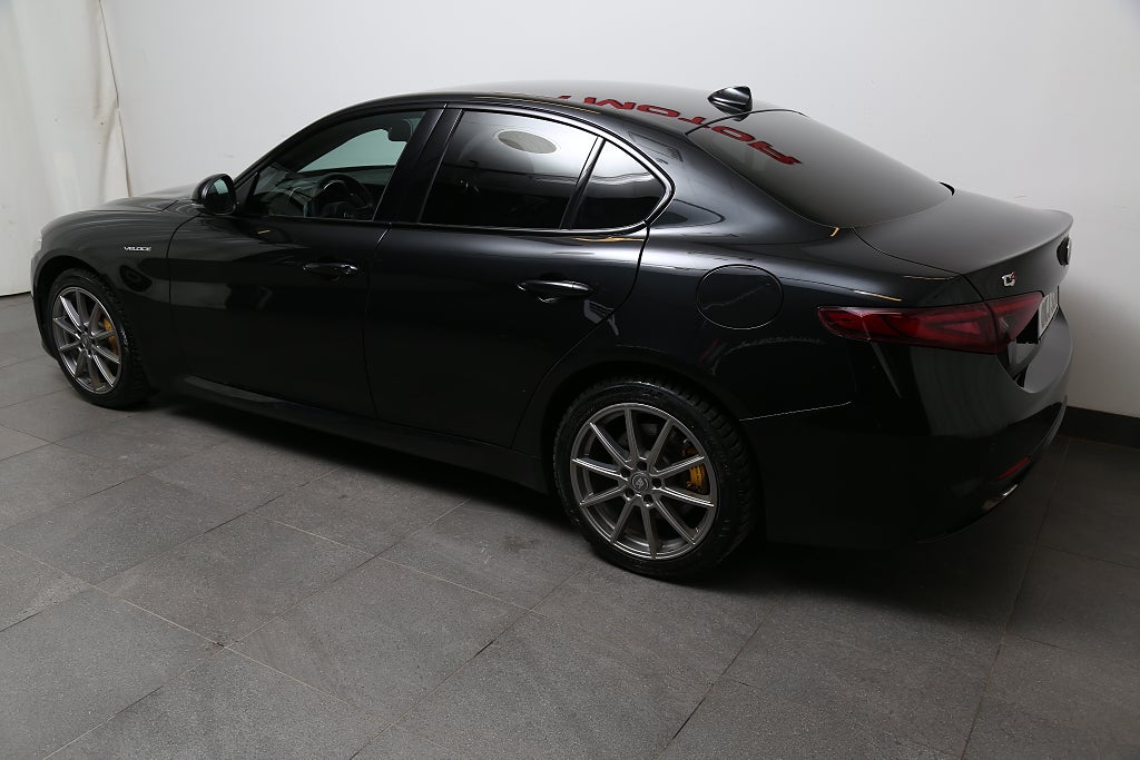 Alfa Romeo Giulia 2,0 Turbo 16V 280hk Q4 Veloce Drag Carplay B-Kamera 2018