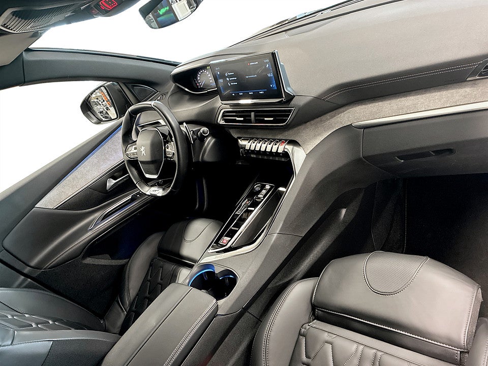 Bild på Peugeot 5008 GT Black Pack 1.2 PT 130hk Aut 7-SITS B-KAMERA ELSTOL