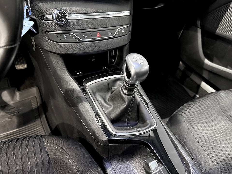 Bild på Peugeot 308 5D Active 1.6 THP 125hk PANORAMA