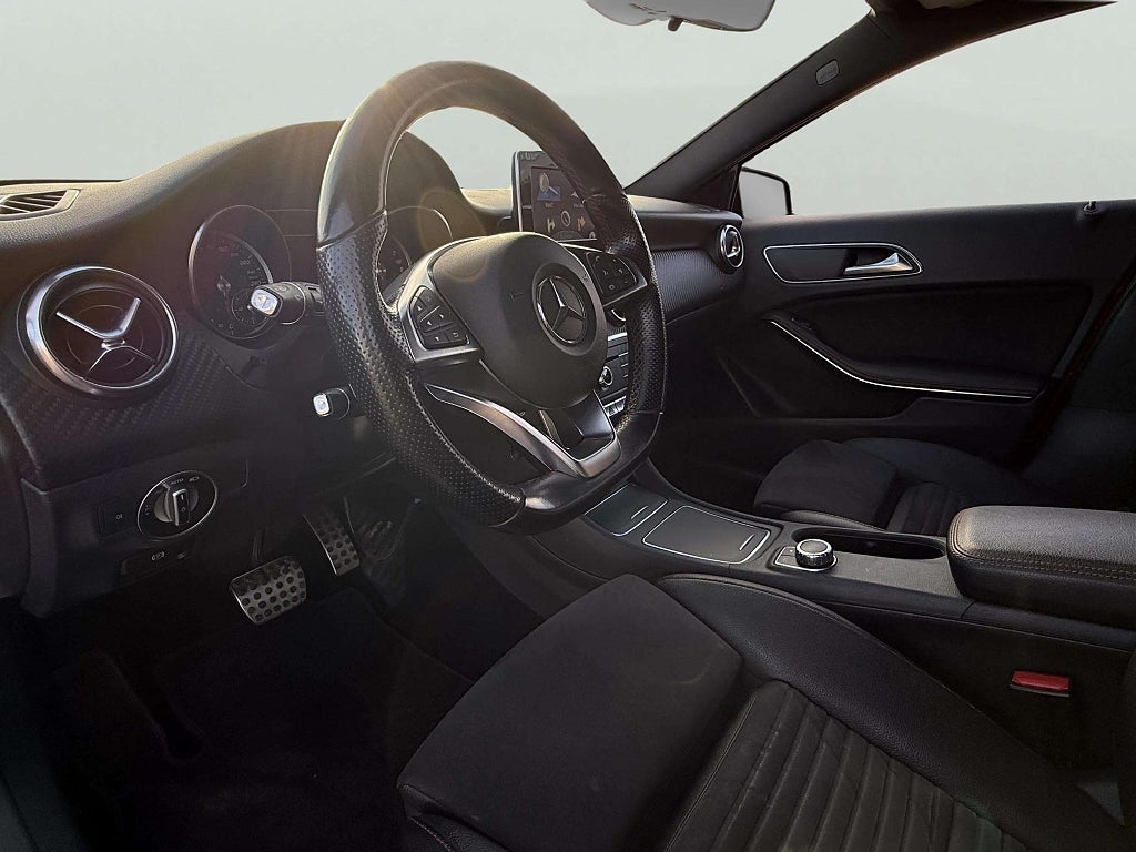 Mercedes-Benz A 180 7G-DCT AMG Line  - miniatyr 12