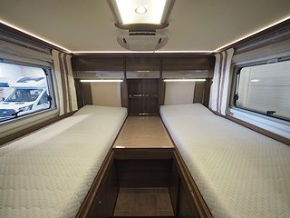 Husbil-integrerad BURSTNER Elegance i895 20 av 29