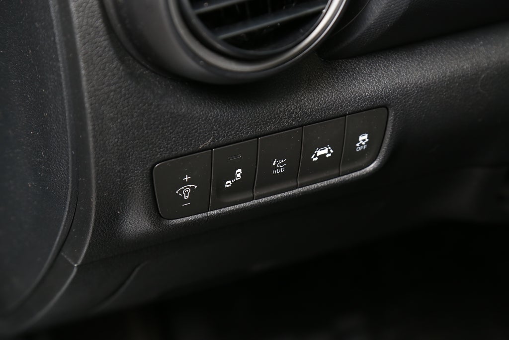 Hyundai Kona 1,6 T-GDI 177hk Premium AWD Aut HuD KRELL Motorvärmare