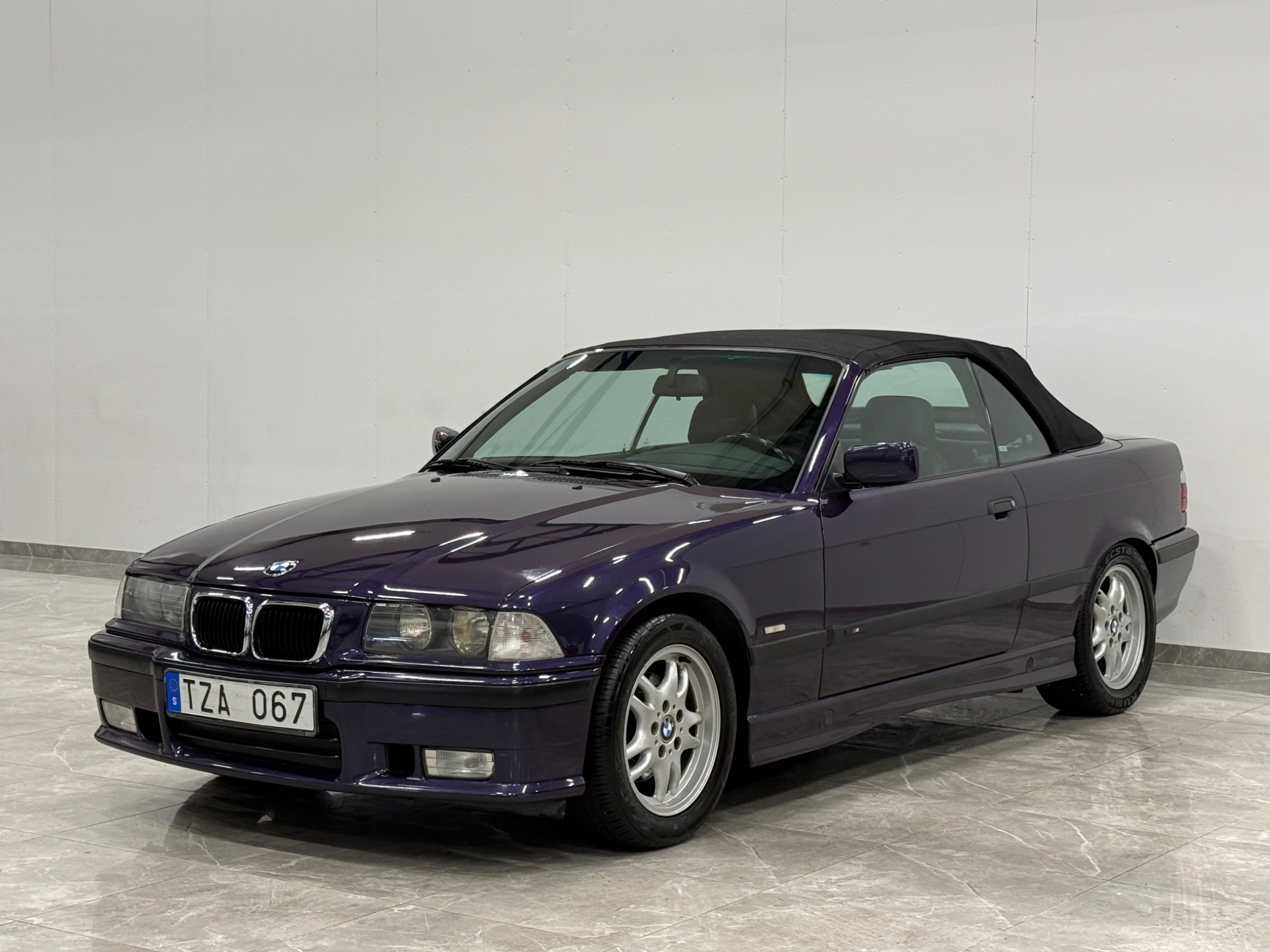 BMW 318 i Convertible M Sport 1997, bild 5/45