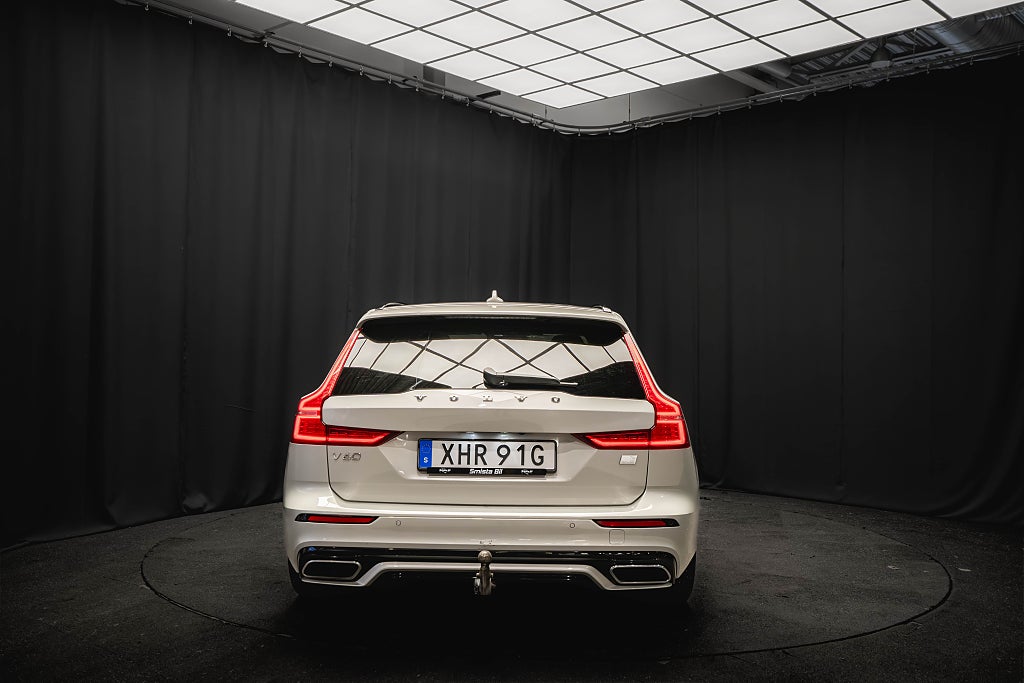 Volvo V60 T6 AWD R-Design PANO DRAG H/K HUD 95%SoH 1-ÄGARE MOMS
