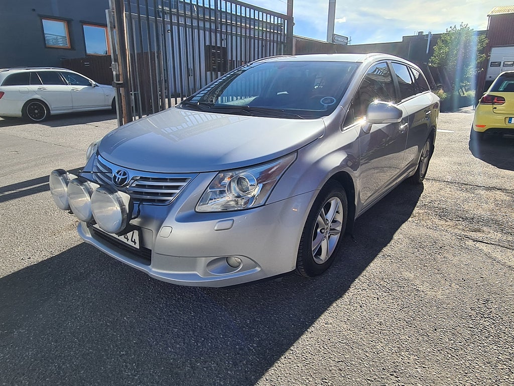 Toyota Avensis Kombi 2.0 Auto, Drag, Ny Besik Busines Euro 4